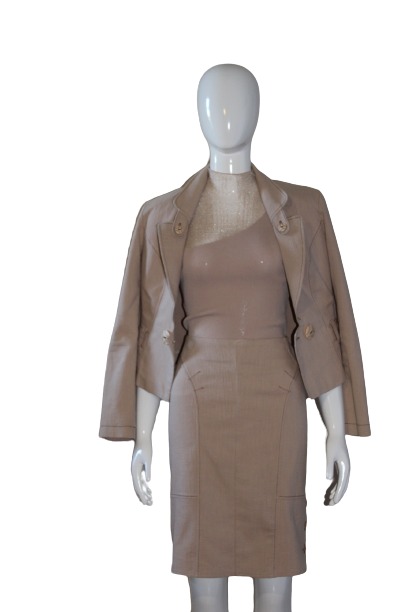 creame-big-buttons-costume-front.