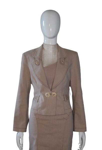 creame-big-buttons-costume-front3