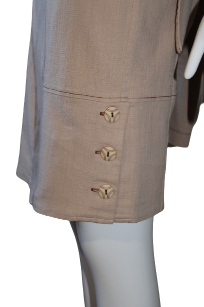 creame-big-buttons-costume-side-skirt
