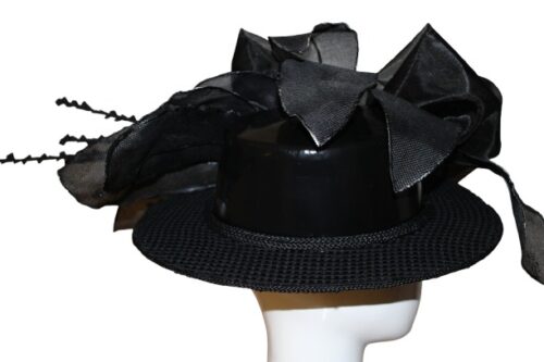 Black hat with bow on side.