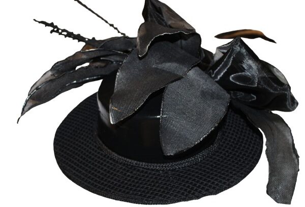 Black hat with bow on side.