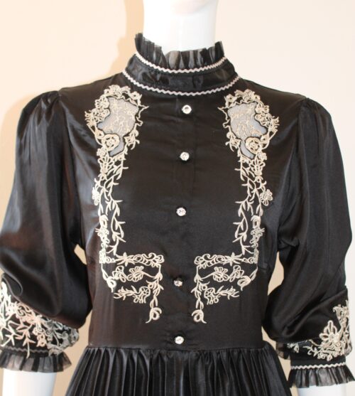 Elegant Black and White dress front3