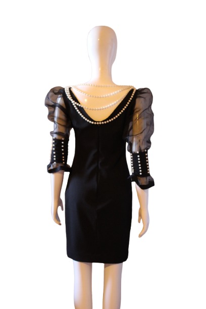 Black-dress-peals-back-2