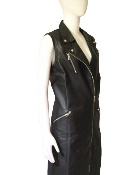 Black-sleeveless-with-zip-front2