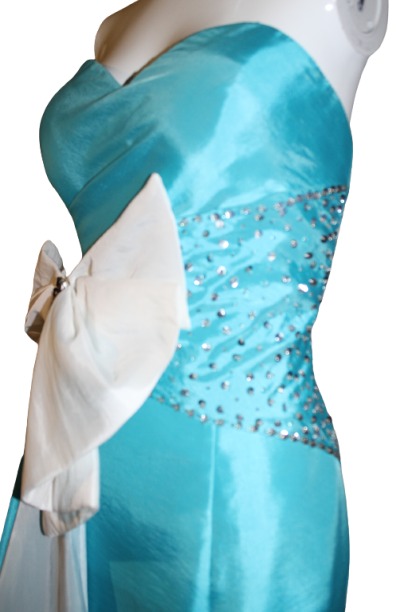 Blue-Cocktail-with-trail-front