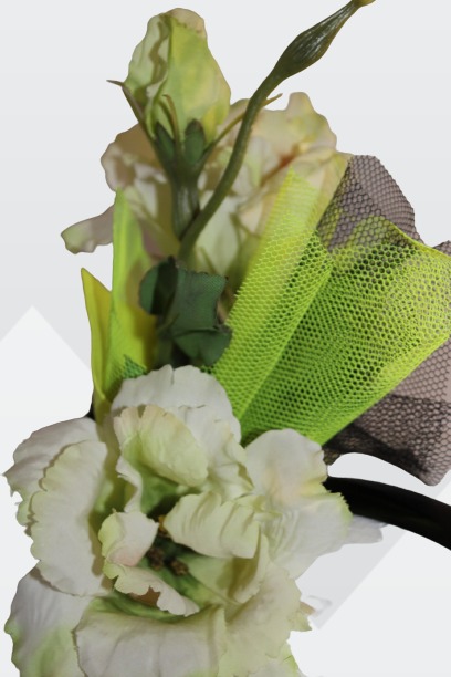 Green-white-bouket-hat-front