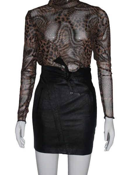 Leather-black-skirt-with-bow-front1