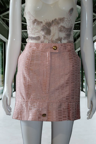 Costume-cream-with-gold-buttons-front-skirt